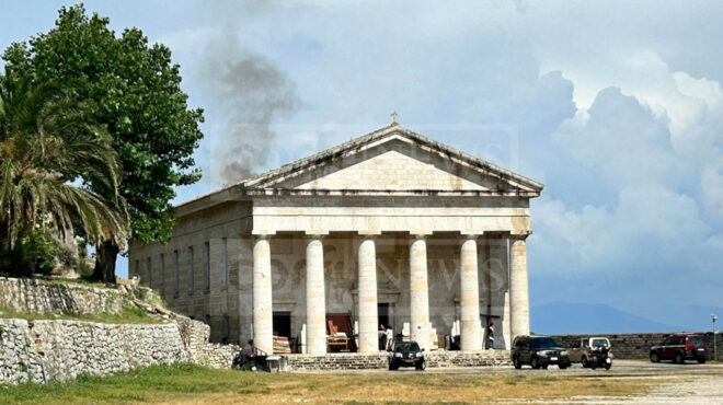 απομακρύνθηκαν-κειμήλια-του-ιν-αγίου-562466635