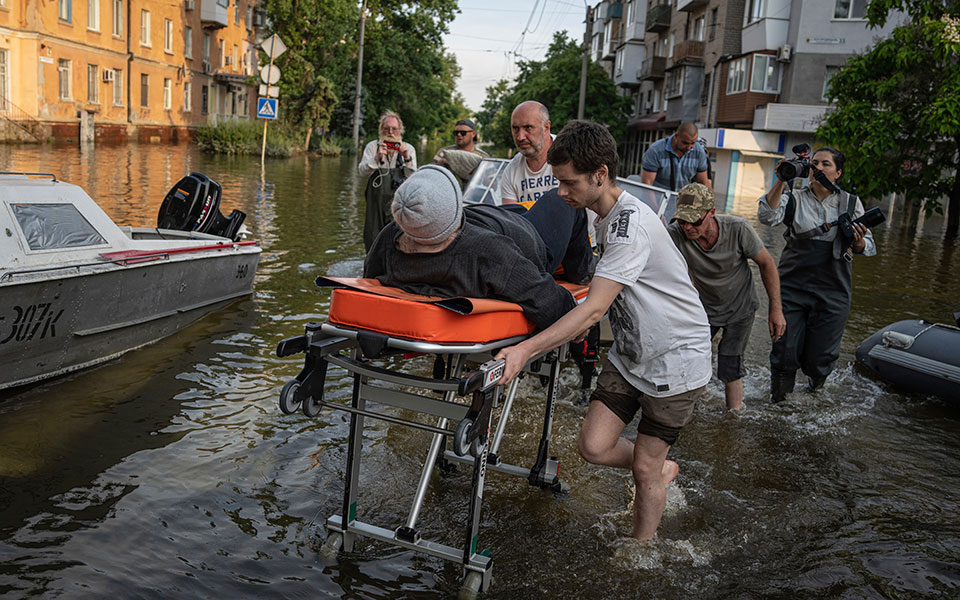 ουκρανία-3-νεκροί-και-10-τραυματίες-από-ρ-562465054