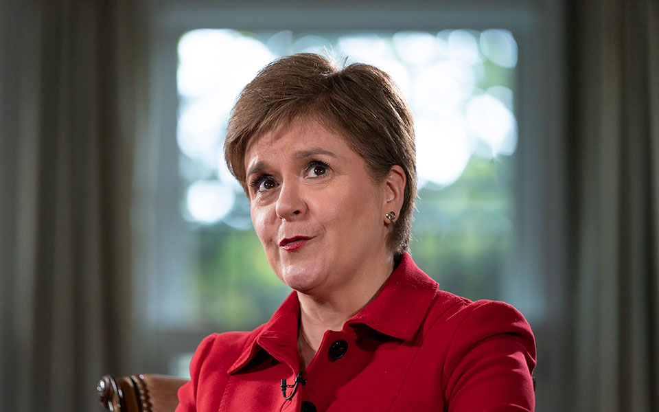 νίκολα-στέρτζον-συνελήφθη-η-πρώην-πρω-562465006