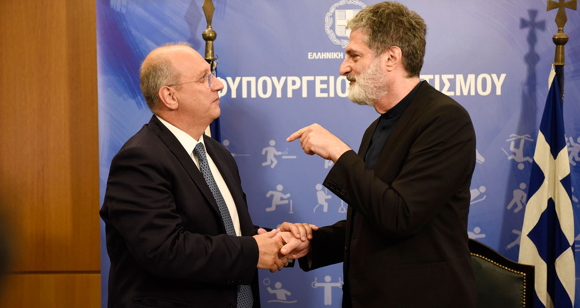 Παράδοση – παραλαβή στα υπουργεία: Ολα όσα συνέβησαν στις επίσημες τελετές-14