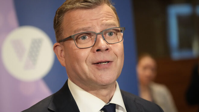 φινλανδία-το-κοινοβούλιο-τάσσεται-υπ-562480087