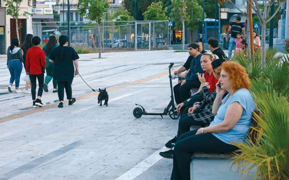 πώς-έφτασε-εδώ-το-γαλάζιο-κύμα-562453651