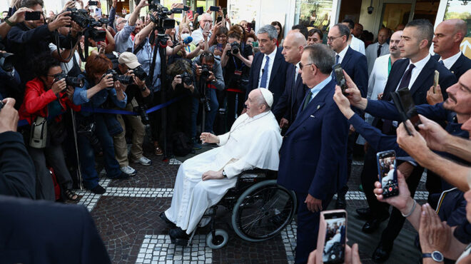 πάπας-φραγκίσκος-είμαι-ακόμη-ζωνταν-562474063