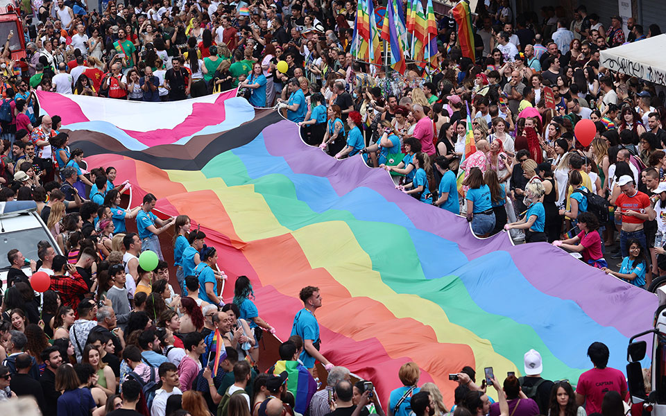 Athens Pride: Στιγμιότυπα από τη μεγάλη παρέλαση κατά των διακρίσεων-5