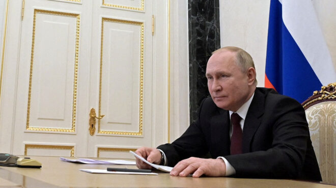 ο-πούτιν-επιδόθηκε-νωρίς-στην-εξόντωσ-562480132