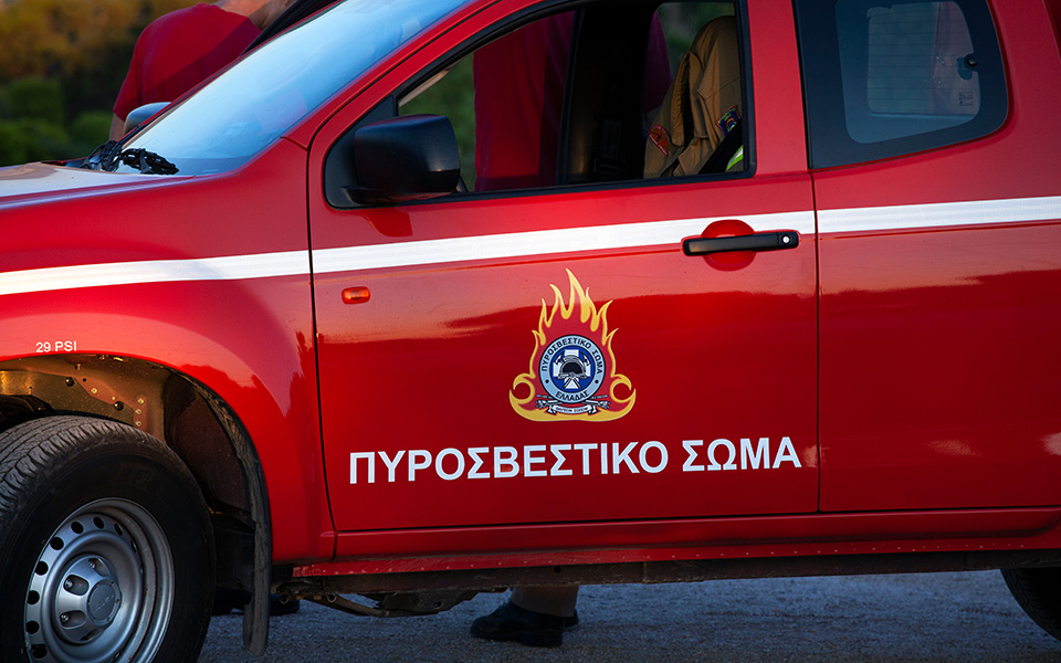 ασπρόπυργος-υπό-μερικό-έλεγχο-πυρκαγ-562455601