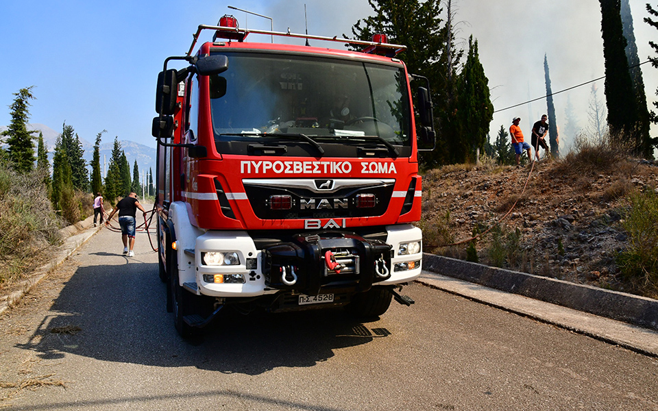 λάρισα-μεγάλη-φωτιά-στο-κυψελοχώρι-562455625