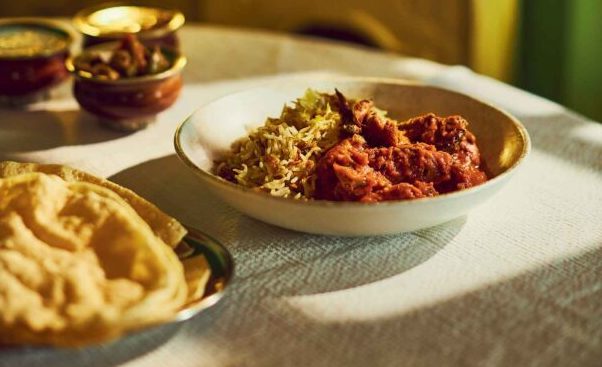 tο-ινδικό-κοκκινιστό-αρνί-rogan-josh-562477810