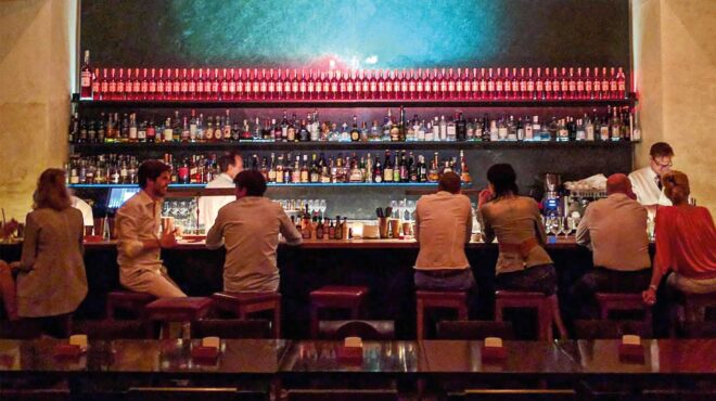 συζητώντας-με-τον-τσαρλς-σούμαν-562474789