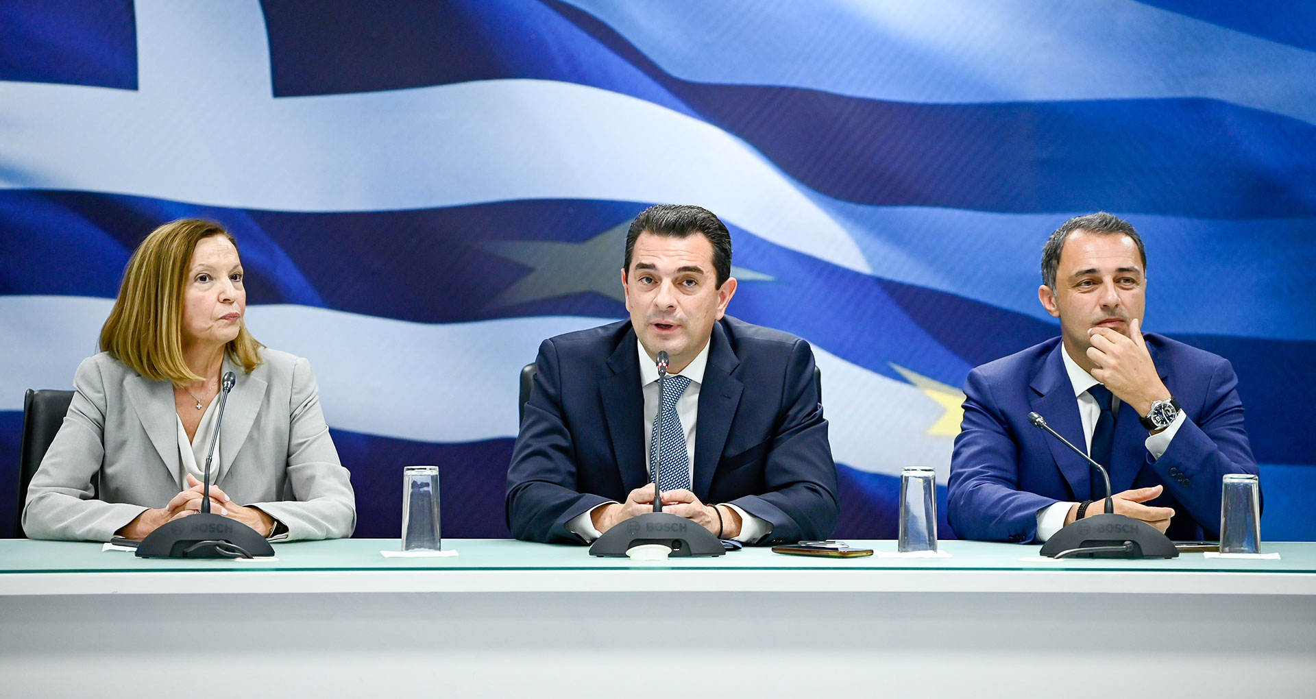 Παράδοση – παραλαβή στα υπουργεία: Ολα όσα συνέβησαν στις επίσημες τελετές-8