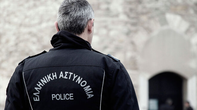 πετρούπολη-τέσσερις-αστυνομικοί-τρα-562465777