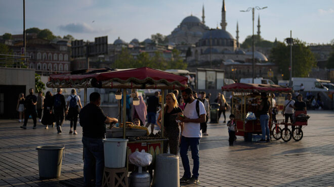 εγκαταλείπουν-την-τουρκία-του-ερντογ-562477378