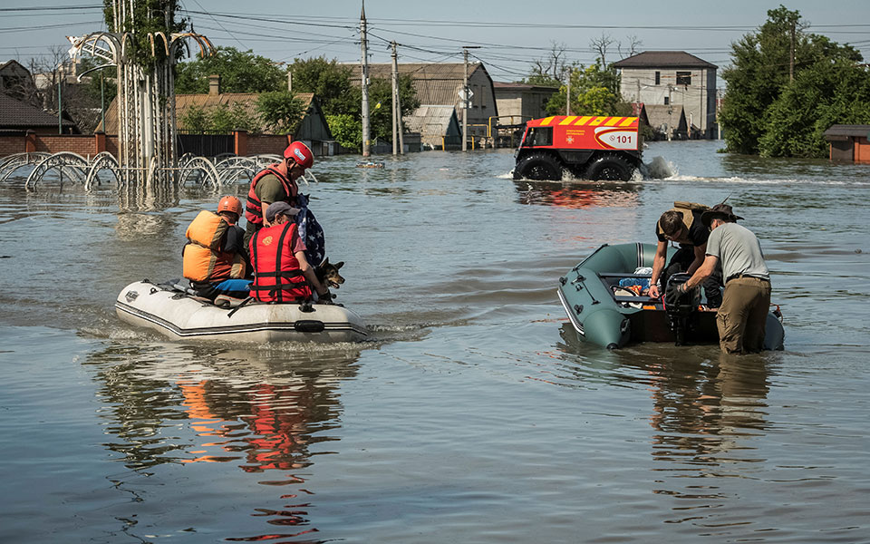 Φράγμα Καχόβκα: «Τεράστια» η κλίμακα της καταστροφής – Εως και 100 εγκλωβισμένοι, λέει η ρωσική πλευρά-2