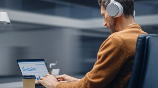 ποια-μουσική-βοηθά-στη-συγκέντρωση-ότ-562492837