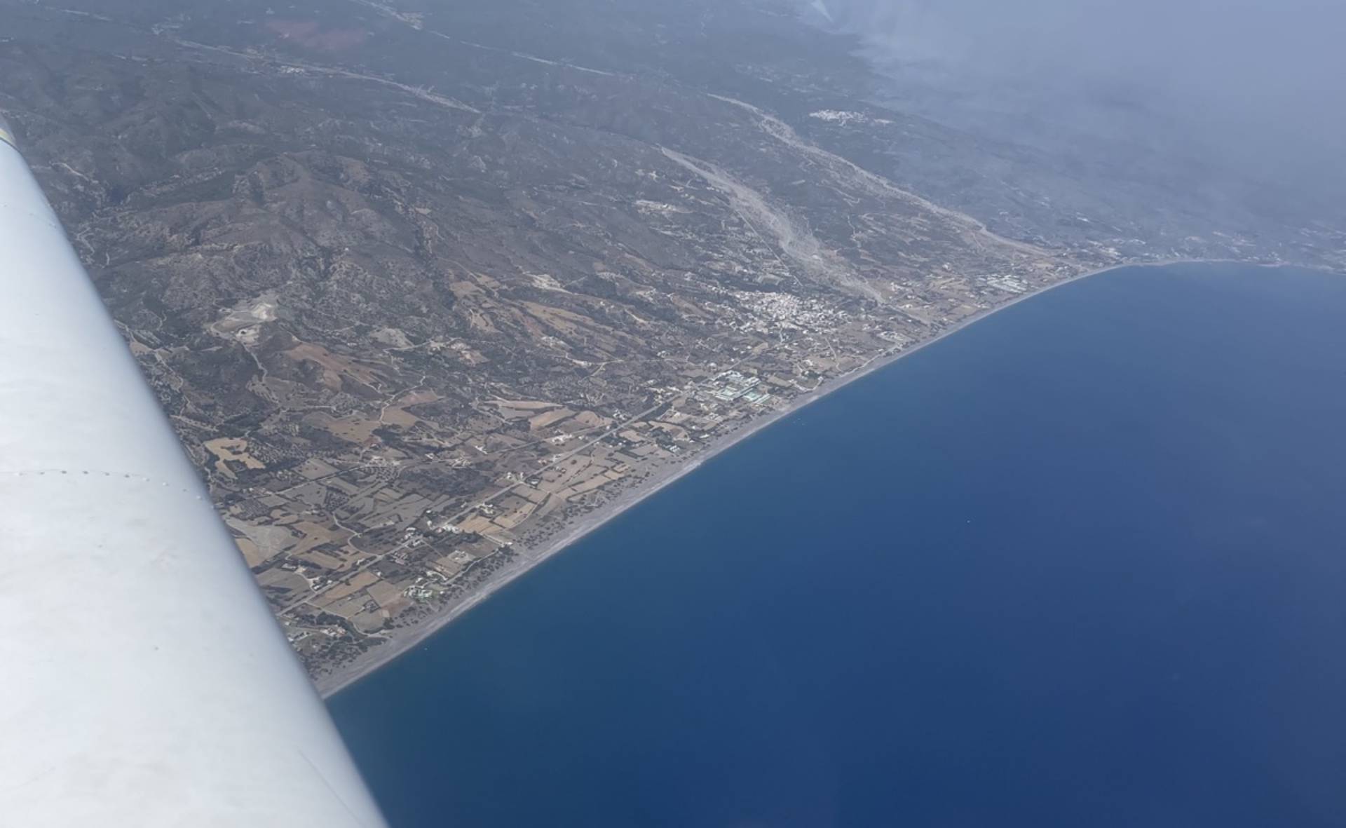 Εθελοντές πιλότοι «κυνηγούν» πυρκαγιές-4