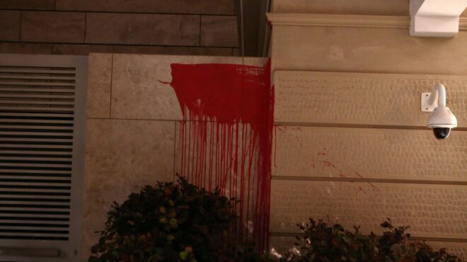 πάτρα-επίθεση-αγνώστων-στο-κτίριο-του-562509010