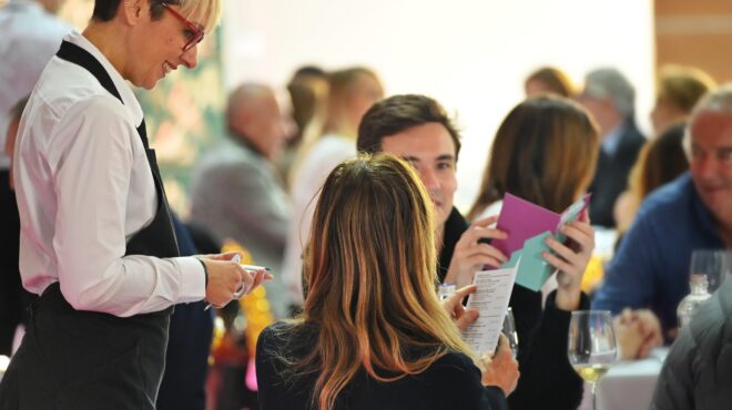 με-τάμπλετ-εξορμούν-οι-επιθεωρητές-ερ-562503175