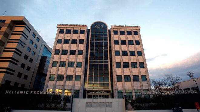 λίγο-πριν-από-τις-1-300-μονάδες-φρέναρε-τ-562505236