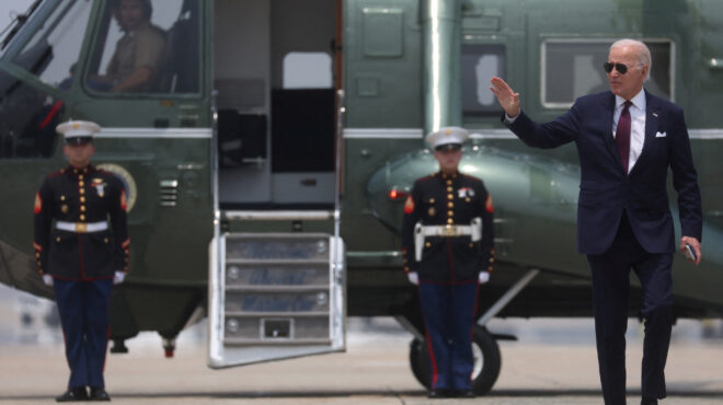 περιοδεία-μπάιντεν-σε-βρετανία-λιθου-562501531