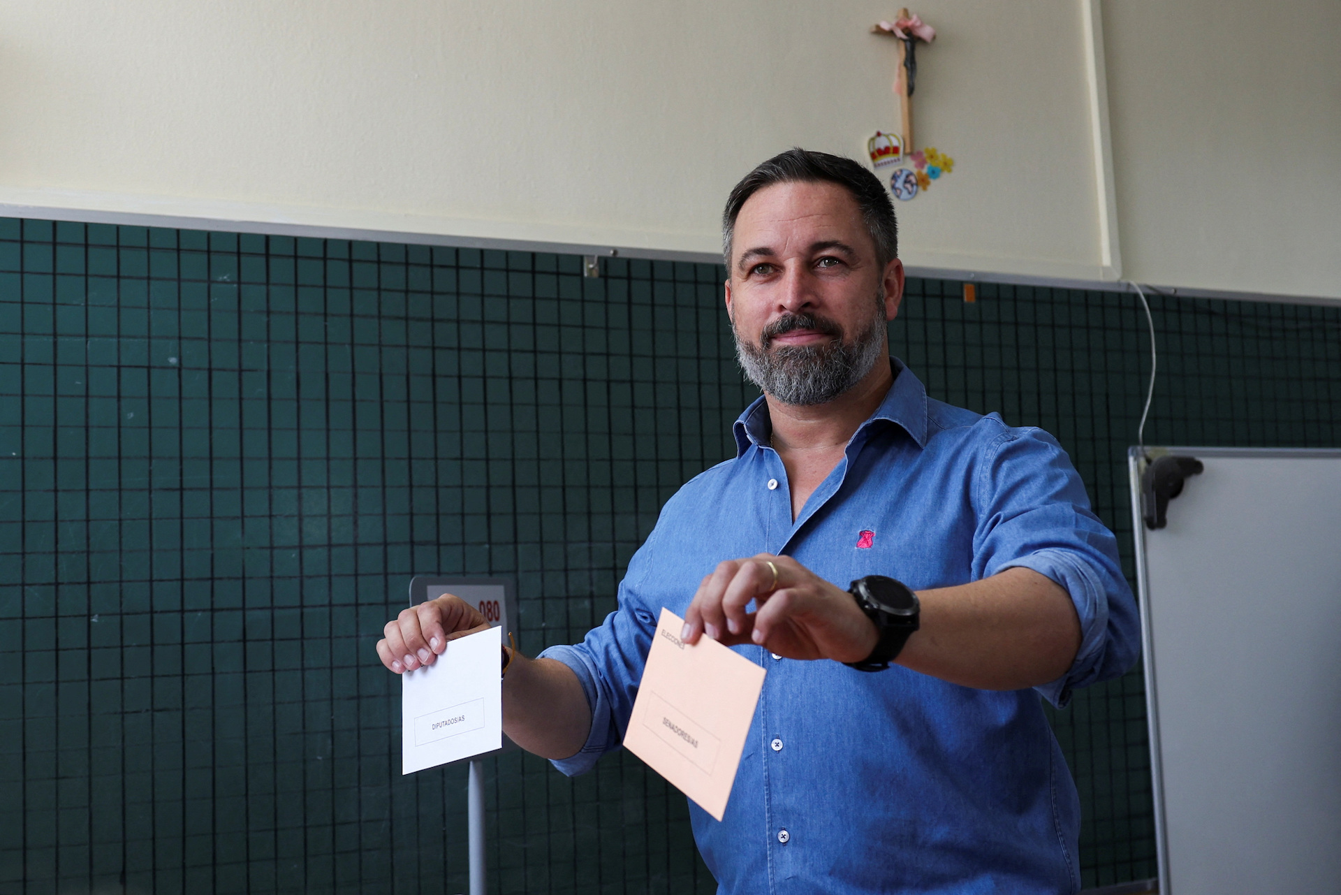 Ισπανία: Στροφή προς τα δεξιά έβγαλαν οι κάλπες – Η δύσκολη εξίσωση των 176 εδρών-2