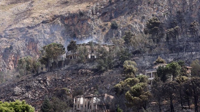 ιταλία-4-000-πυροσβεστικές-επιχειρήσεις-562539961