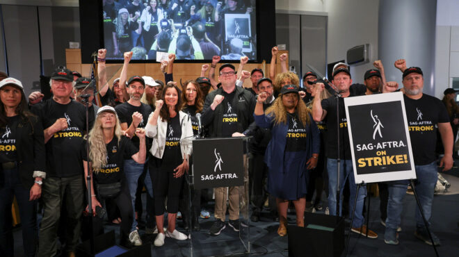 οι-ηθοποιοί-του-χόλιγουντ-κατεβαίνου-562519657