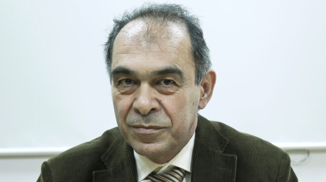 τον-γιώργο-ιωακειμίδη-στην-περιφέρει-562545679