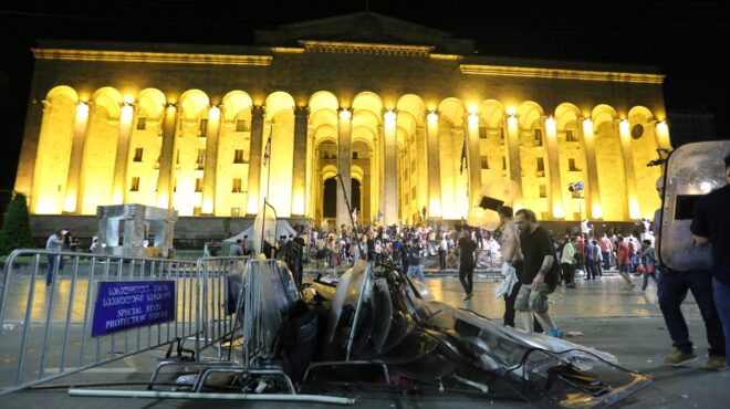 πόρτα-της-διακοινοβουλευτικής-συν-562502797