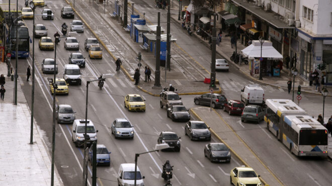 ανετράπη-αυτοκίνητο-στη-βασιλίσσης-σ-562504342