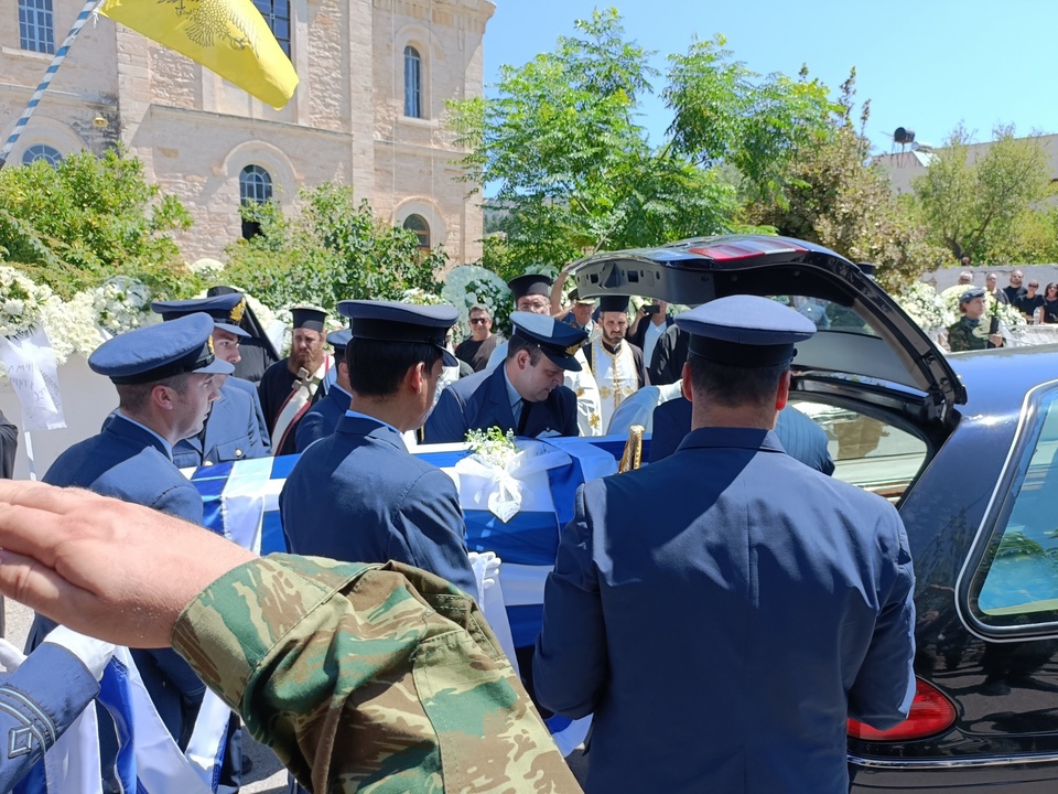 Πτώση Canadair: Το «τελευταίο αντίο» στον Χρήστο Μουλά-2