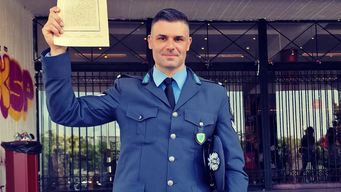 το-πρωί-υπαρχιφύλακας-το-βράδυ-φοιτητ-562543666