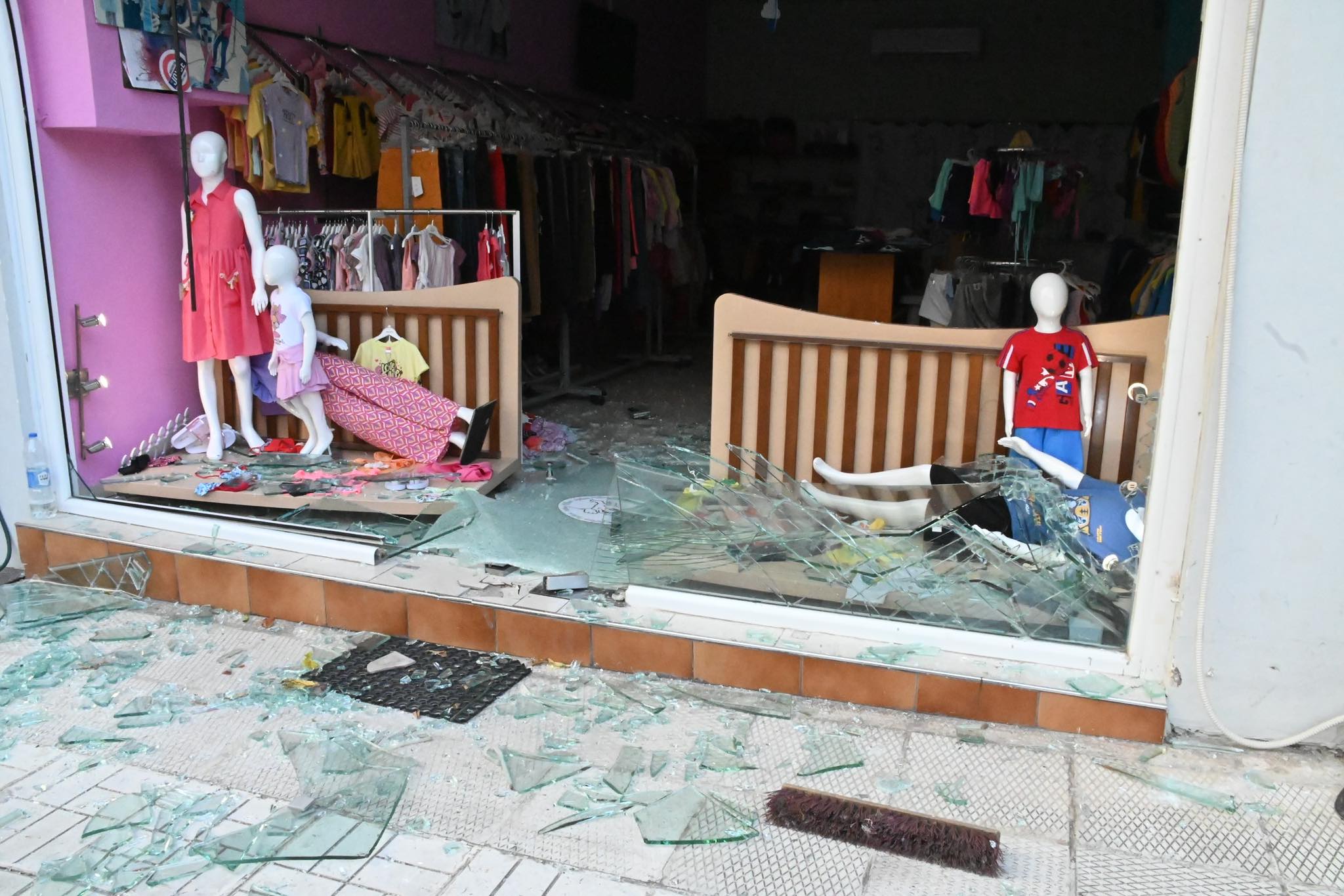 «Σαν να βιώνεις πόλεμο»: H επόμενη μέρα στη Νέα Αγχίαλο-4