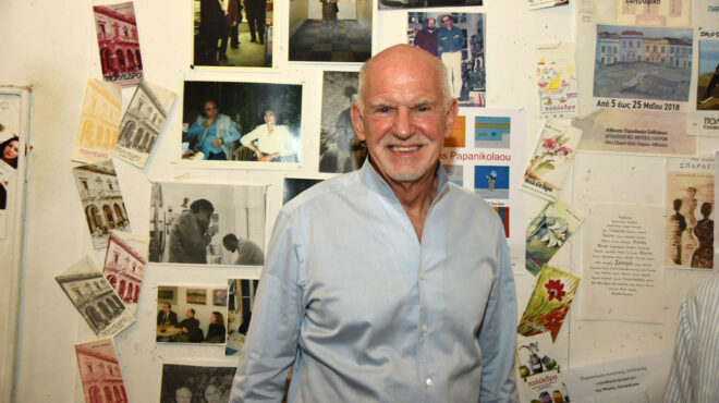 παπανδρέου-η-κυβέρνηση-αρνείται-απόφ-562502575