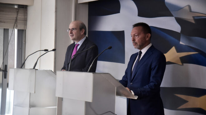 προειδοποίηση-στουρνάρα-προς-τις-τρά-562504537