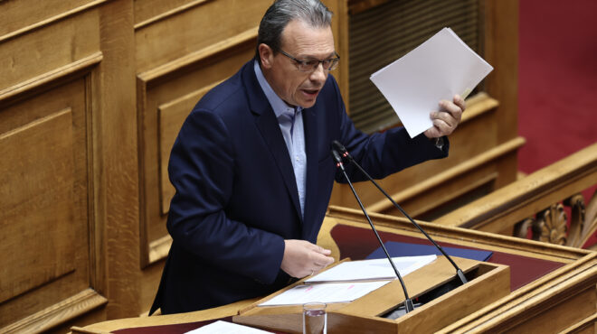 φάμελλος-τα-απαιτούμενα-χαρακτηριστ-562523701