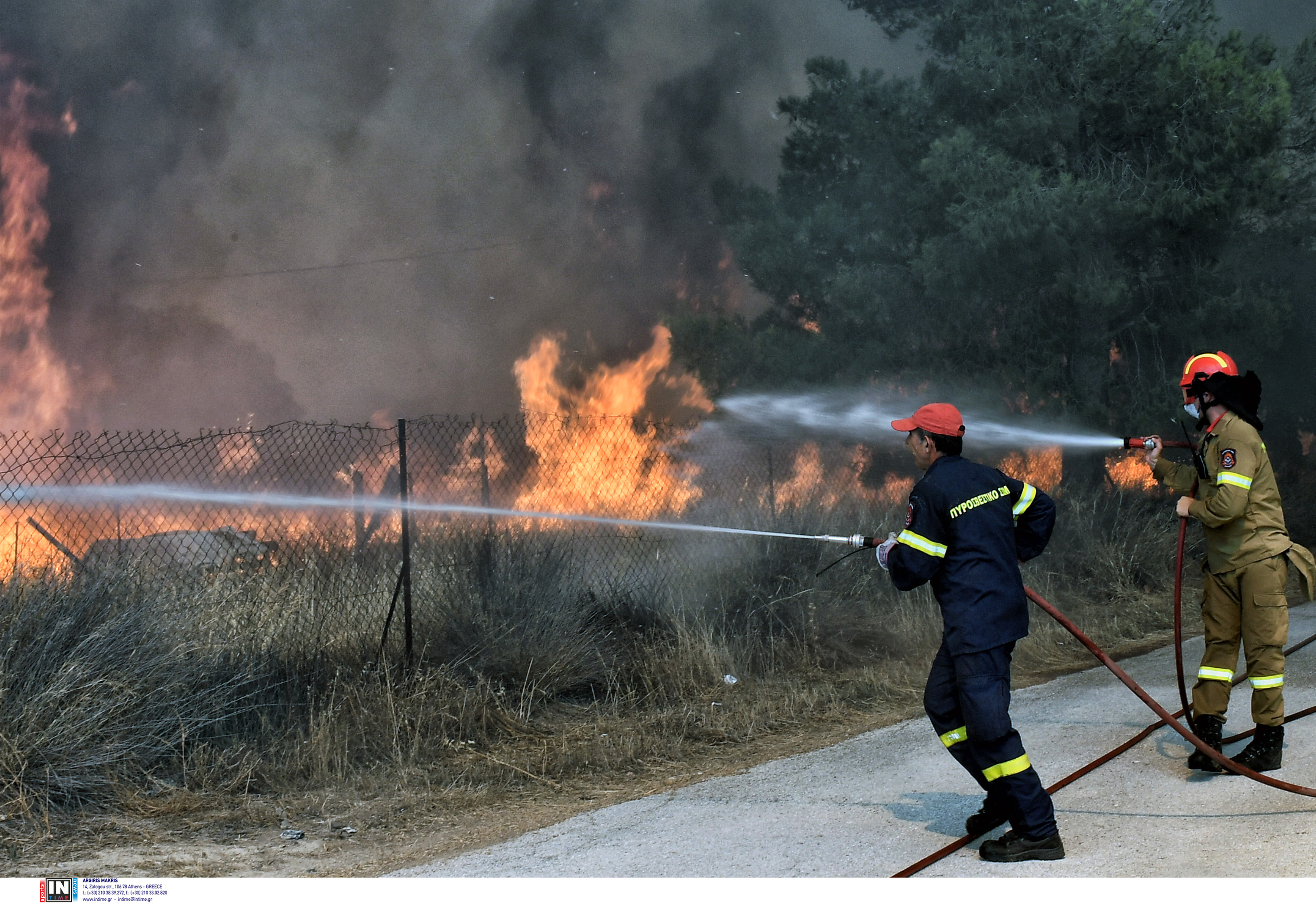 Φωτιά τώρα στο Λουτράκι – 112 για εκκενώσεις οικισμών-1