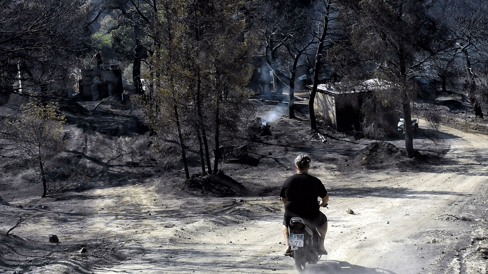 Ολονύχτιο θρίλερ σε Λουτράκι και Μάνδρα – Αγωνία για το μέτωπο στη Ρόδο-3