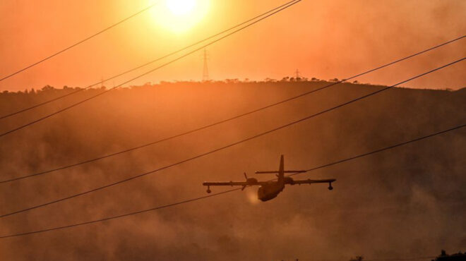 πυρκαγιές-σε-ύφεση-τα-μέτωπα-σε-αττική-562530073