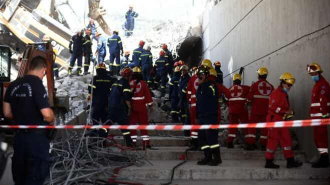 πάτρα-αγωνία-στα-χαλάσματα-της-γέφυρα-562535518