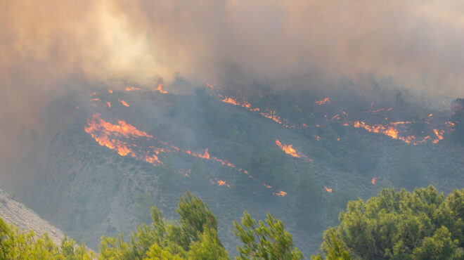ρόδος-με-ταχύτητα-η-φωτιά-προς-μαλώνα-8211-562536265