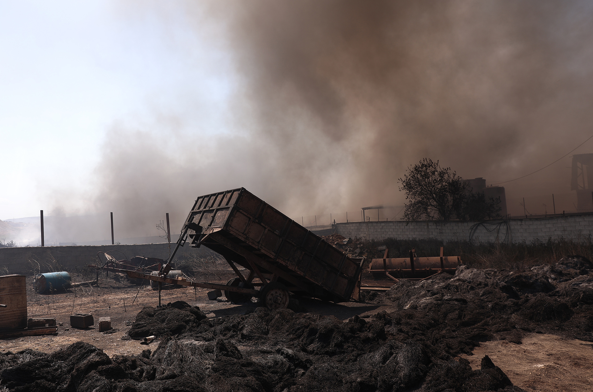 «Σαν να βιώνεις πόλεμο»: H επόμενη μέρα στη Νέα Αγχίαλο-5