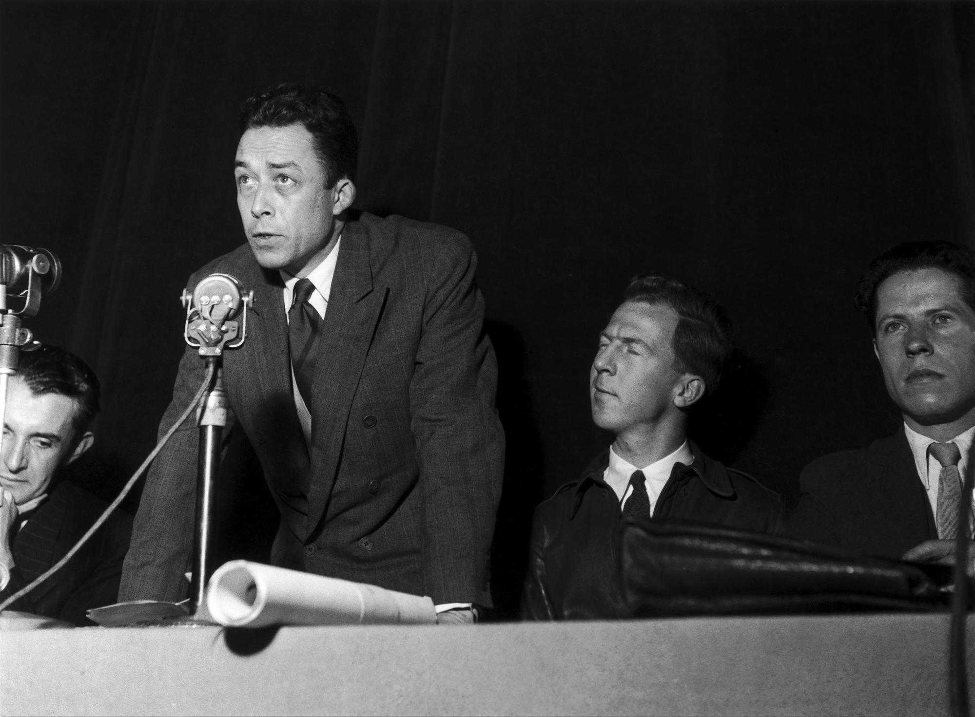 Αλμπέρ Καμύ: Εκπρόσωπος μιας γενιάς-2