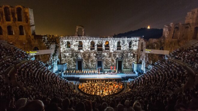 ο-ναμπούκο-φωτίζει-το-ηρώδειο-562534363