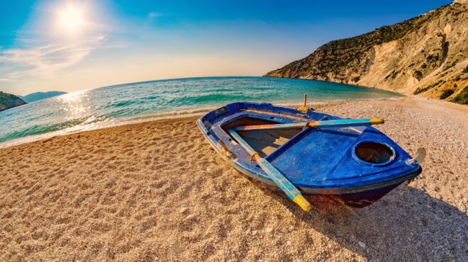 ταξίδι-στον-γαλάζιο-χώρο-και-χρόνο-562545493