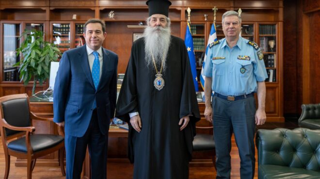 εντός-και-εκτός-θεματοφύλακες-562538827