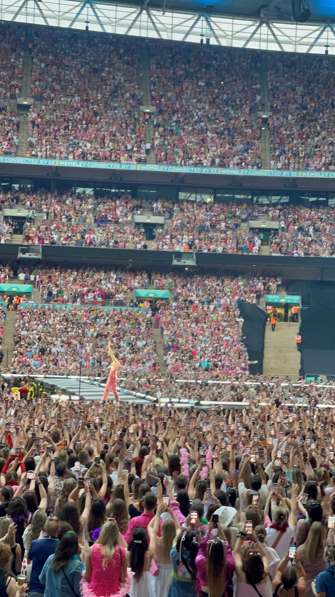 Μουσική και θεατές νικητές στο Γουέμπλεϊ-1