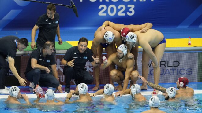 θριαμβευτική-υποδοχή-στην-ασημένια-562545013