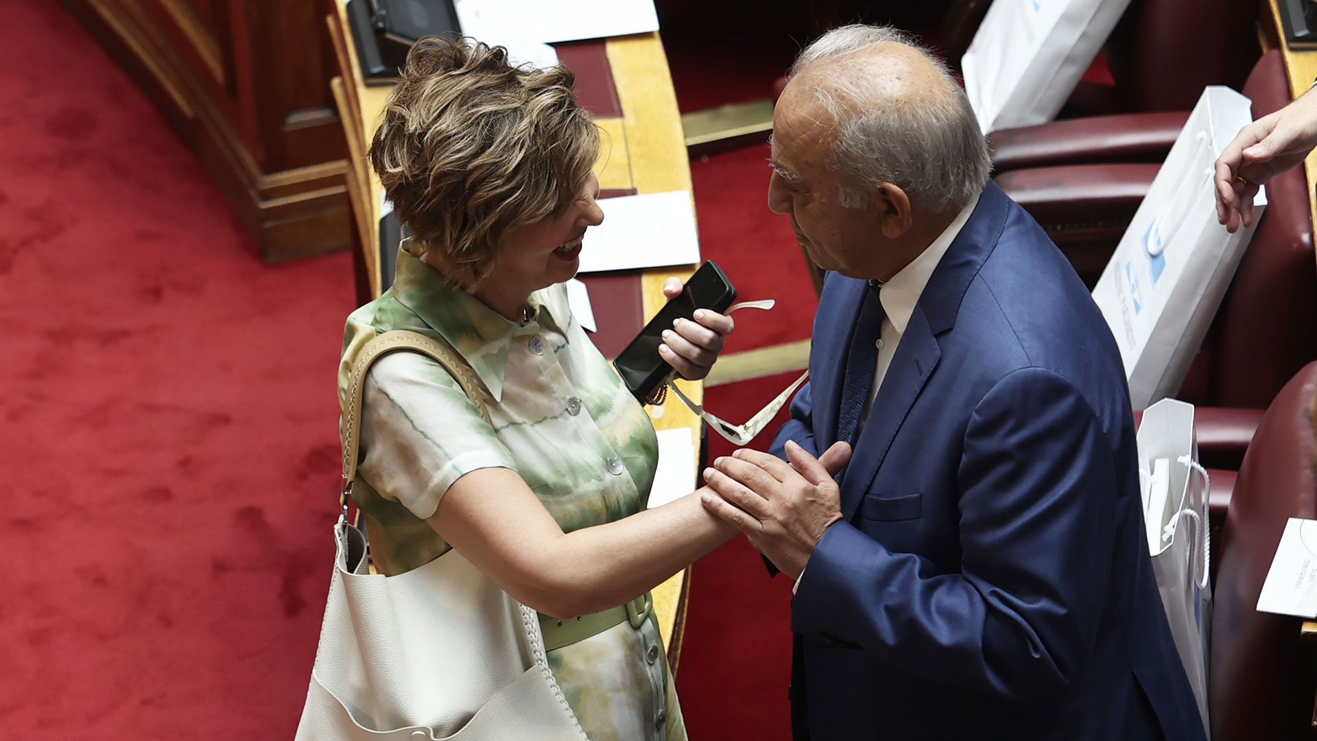 Ορκωμοσία και νέα χωροταξία για τα κόμματα στη Βουλή-2