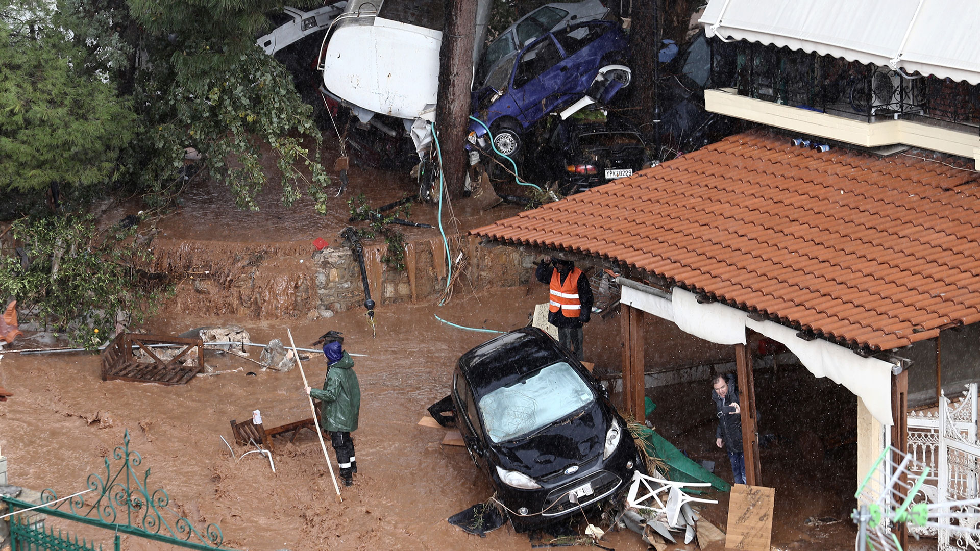 Η Μάνδρα επί δεκαετίες μετράει «πληγές»-1