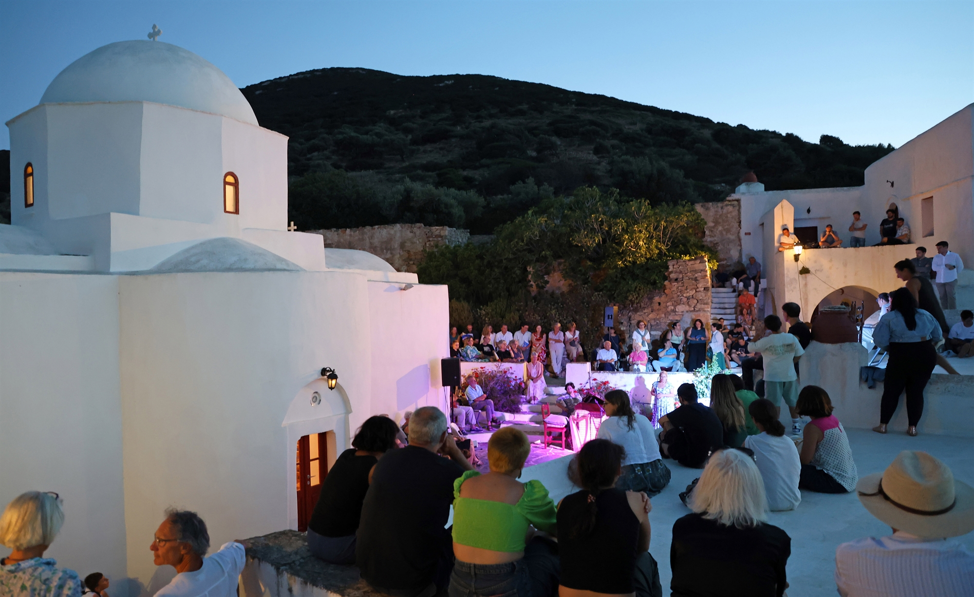 Ψυχαγωγία υψηλού επιπέδου, μετά μαθημάτων μουσικής για τα παιδιά, σε αιγαιοπελαγίτικα νησιά-1